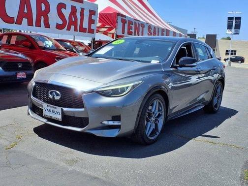 2018 INFINITI QX30 Sport