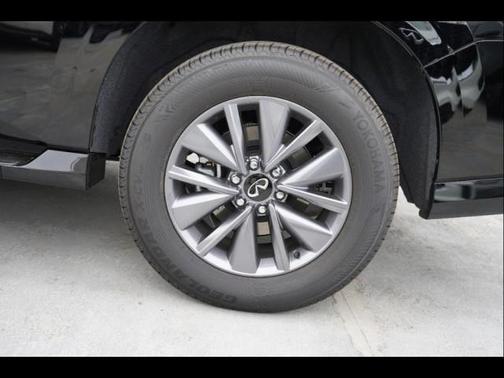 2025 INFINITI QX80 PURE