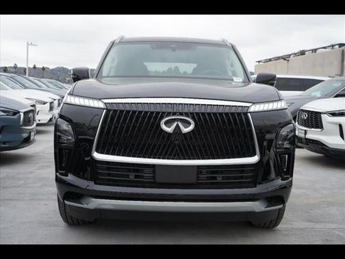 2025 INFINITI QX80 PURE