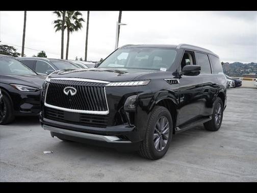2025 INFINITI QX80 PURE
