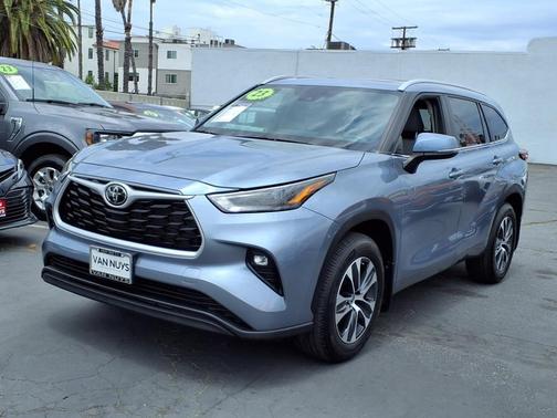 2023 Toyota Highlander XLE