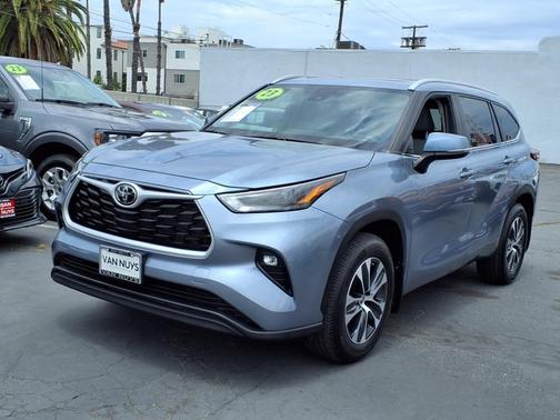 2023 Toyota Highlander XLE