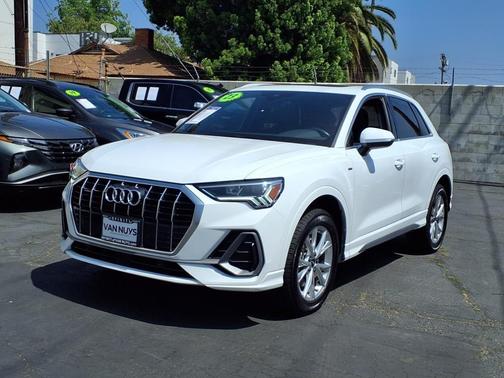 2023 Audi Q3 45 S line Premium