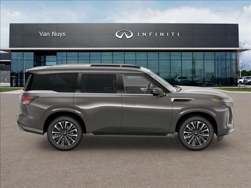 2025 INFINITI QX80 Luxe