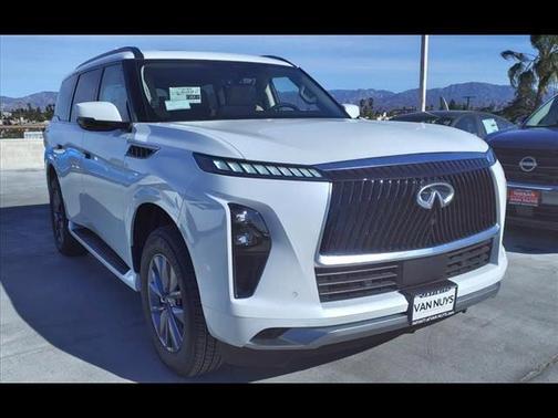 2025 INFINITI QX80 PURE