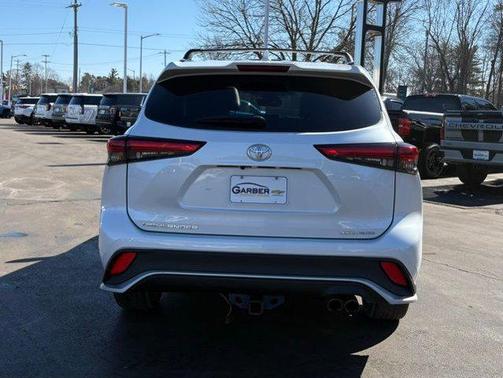 2022 Toyota Highlander XSE