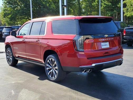 2025 Chevrolet Suburban 4WD High Country