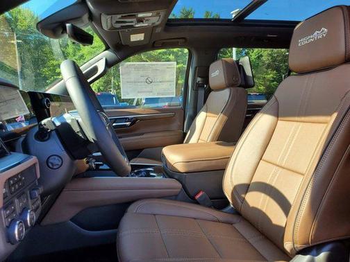 2025 Chevrolet Suburban 4WD High Country