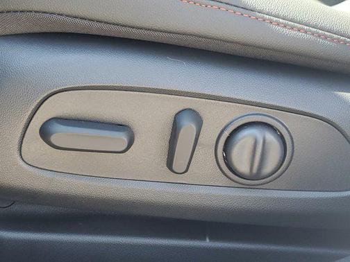 Sterling Gray Metallic 2026 Chevrolet Trax FWD 2RS