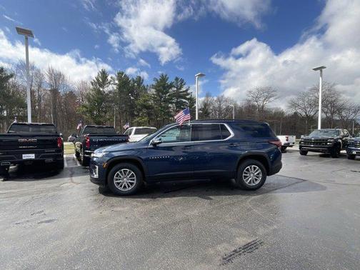 2022 Chevrolet Traverse LT Cloth