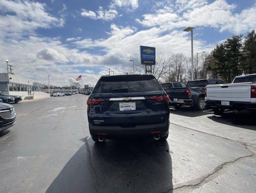 2022 Chevrolet Traverse LT Cloth