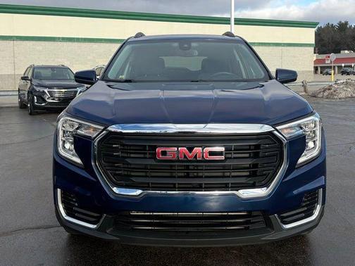Marine Metallic 2022 GMC Terrain SLE