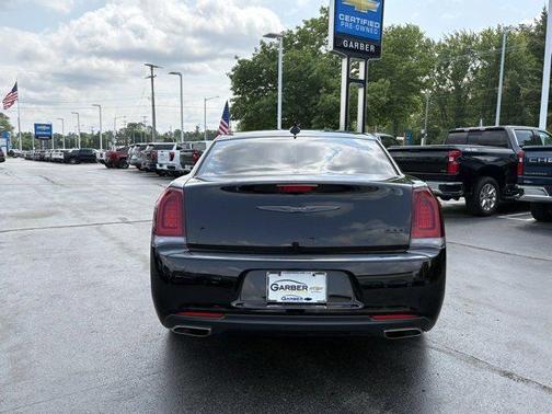 2022 Chrysler 300 Touring