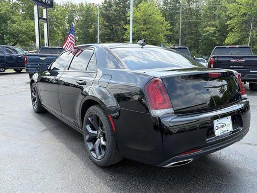 2022 Chrysler 300 Touring