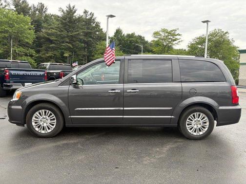 2016 Chrysler Town & Country Limited