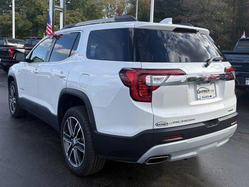 2023 GMC Acadia AWD SLT