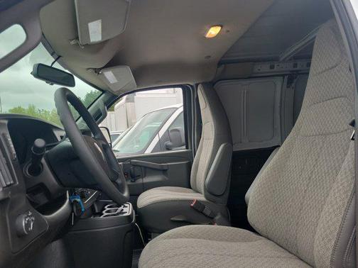 Summit White 2026 Chevrolet Express 2500 Work Van