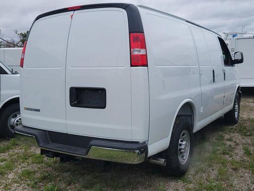 Summit White 2026 Chevrolet Express 2500 Work Van