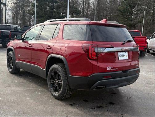 2023 GMC Acadia AWD AT4