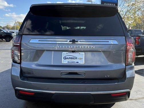 2022 Chevrolet Suburban LT