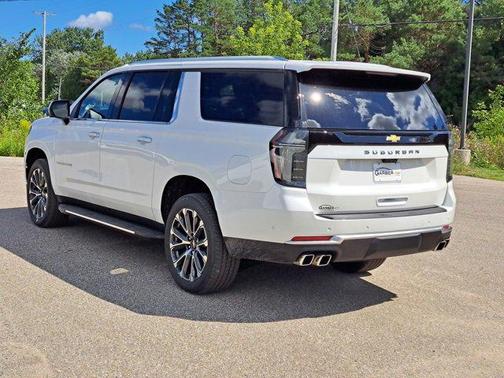 2025 Chevrolet Suburban 4WD High Country