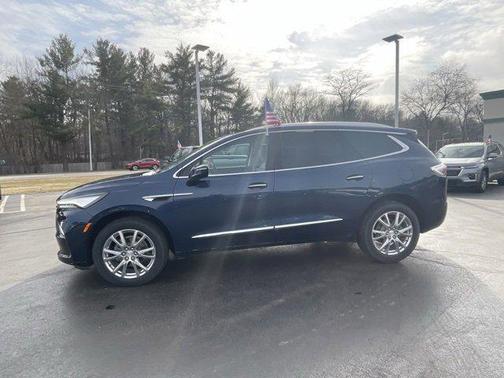 2022 Buick Enclave FWD Essence
