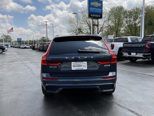 2023 Volvo XC60 B5 Plus Dark Theme