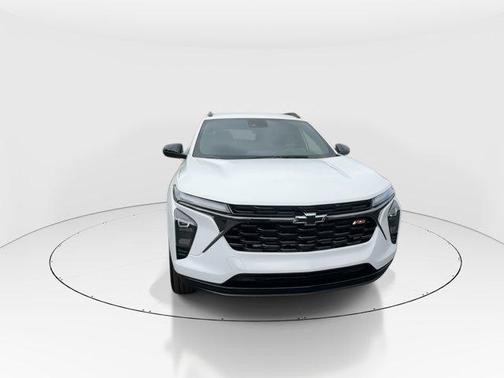 Summit White 2025 Chevrolet Trax FWD 2RS