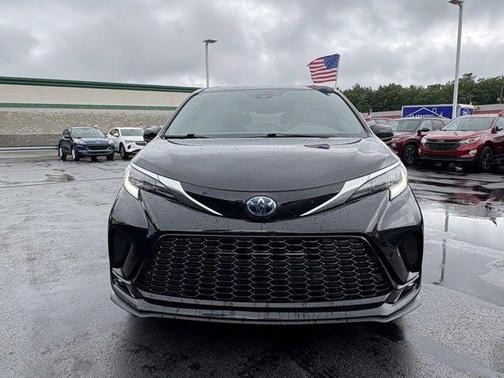 2021 Toyota Sienna XSE 7 Passenger