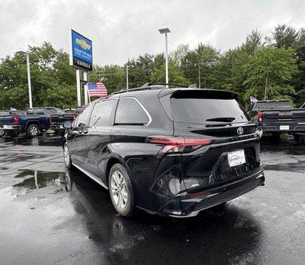 2021 Toyota Sienna XSE 7 Passenger