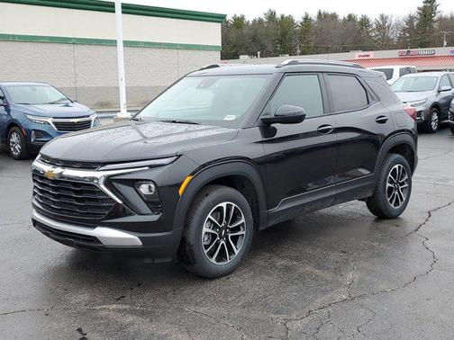 Mosaic Black Metallic 2026 Chevrolet Trailblazer LT