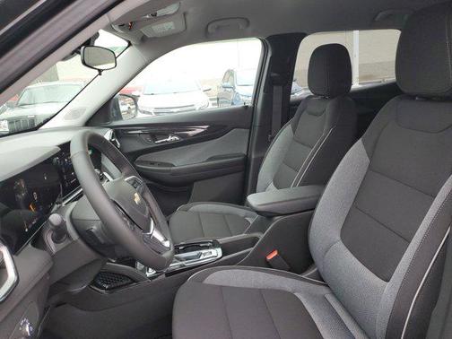 Mosaic Black Metallic 2026 Chevrolet Trailblazer LT