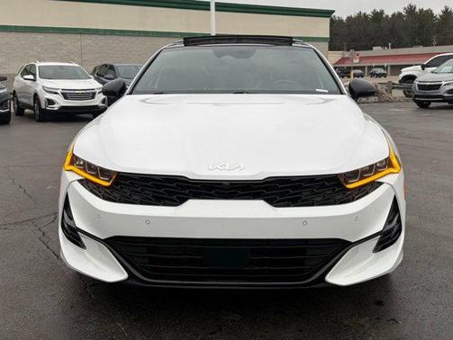 Glacial White Pearl 2022 Kia K5 GT