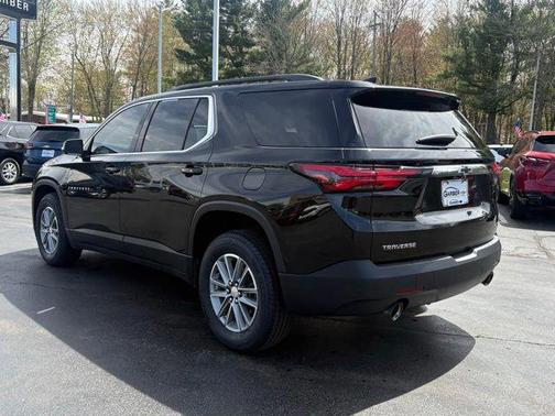 Mosaic Black Metallic 2023 Chevrolet Traverse LT Cloth