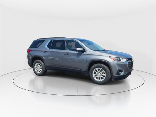 Satin Steel Metallic 2020 Chevrolet Traverse LT Cloth