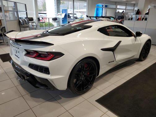Arctic White 2026 Chevrolet Corvette Z06
