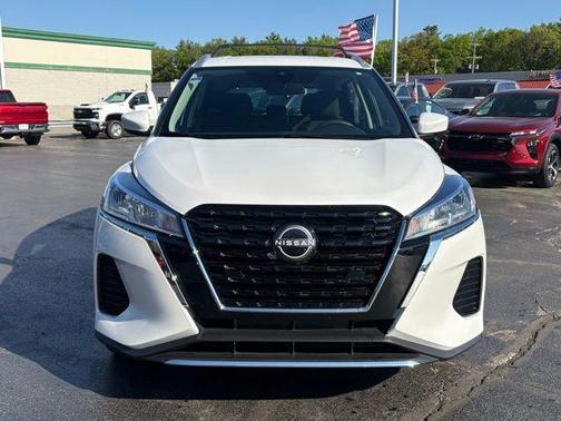 Aspen White Tricoat 2022 Nissan Kicks SV