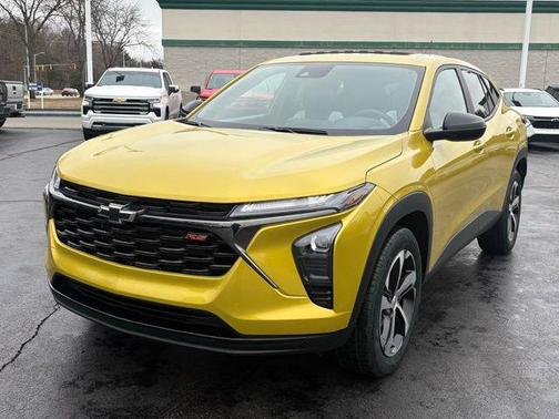 Nitro Yellow Metallic 2024 Chevrolet Trax FWD 1RS
