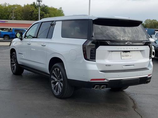 Polar White Tricoat 2026 Chevrolet Suburban High Country, 4WD
