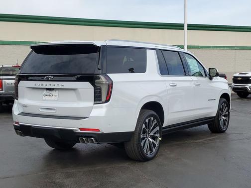 Polar White Tricoat 2026 Chevrolet Suburban High Country, 4WD