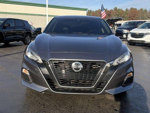 2022 Nissan Altima SR FWD