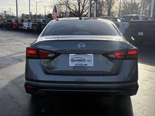 2022 Nissan Altima SR FWD