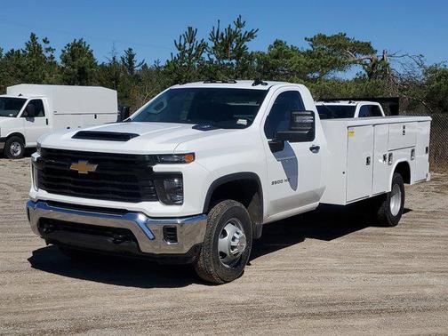 Summit White 2026 Chevrolet Silverado 3500 WT