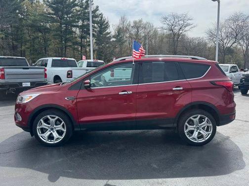 RUBY RED METALLIC TINTED CC 2019 Ford Escape Titanium