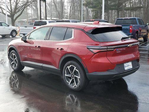 Radiant Red Tintcoat 2026 Chevrolet Equinox EV LT