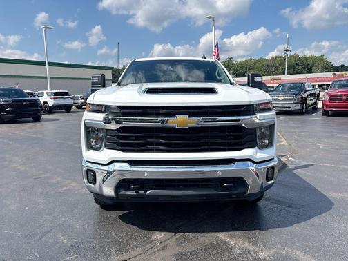 Summit White 2025 Chevrolet Silverado 2500 LT