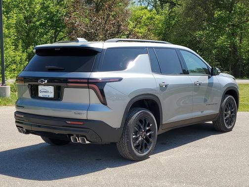 Sterling Gray Metallic 2026 Chevrolet Traverse LT