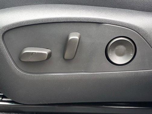 Sterling Gray Metallic 2026 Chevrolet Traverse LT