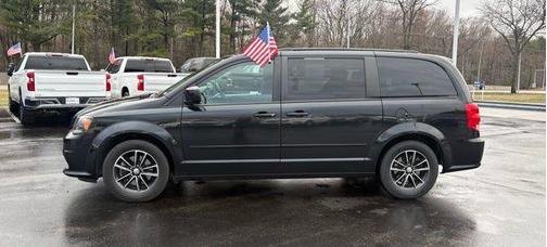 Black Onyx Crystal Pearlcoat 2017 Dodge Grand Caravan SE