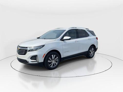 Iridescent Pearl Tricoat 2023 Chevrolet Equinox Premier w/1LZ